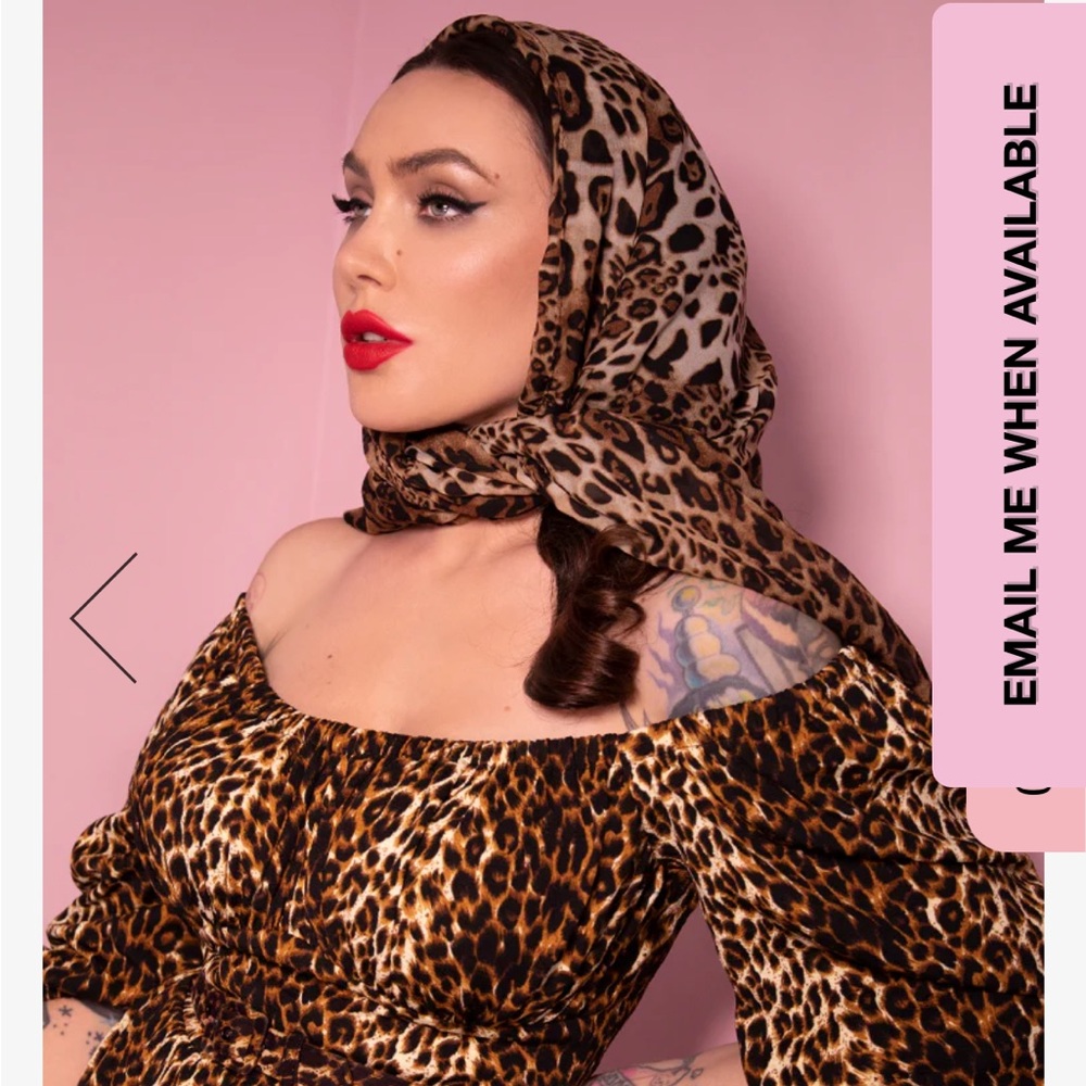 VIXEN BY MICHELINE PITT- VINTAGE STYLE LEOPARD PRINT SCARF